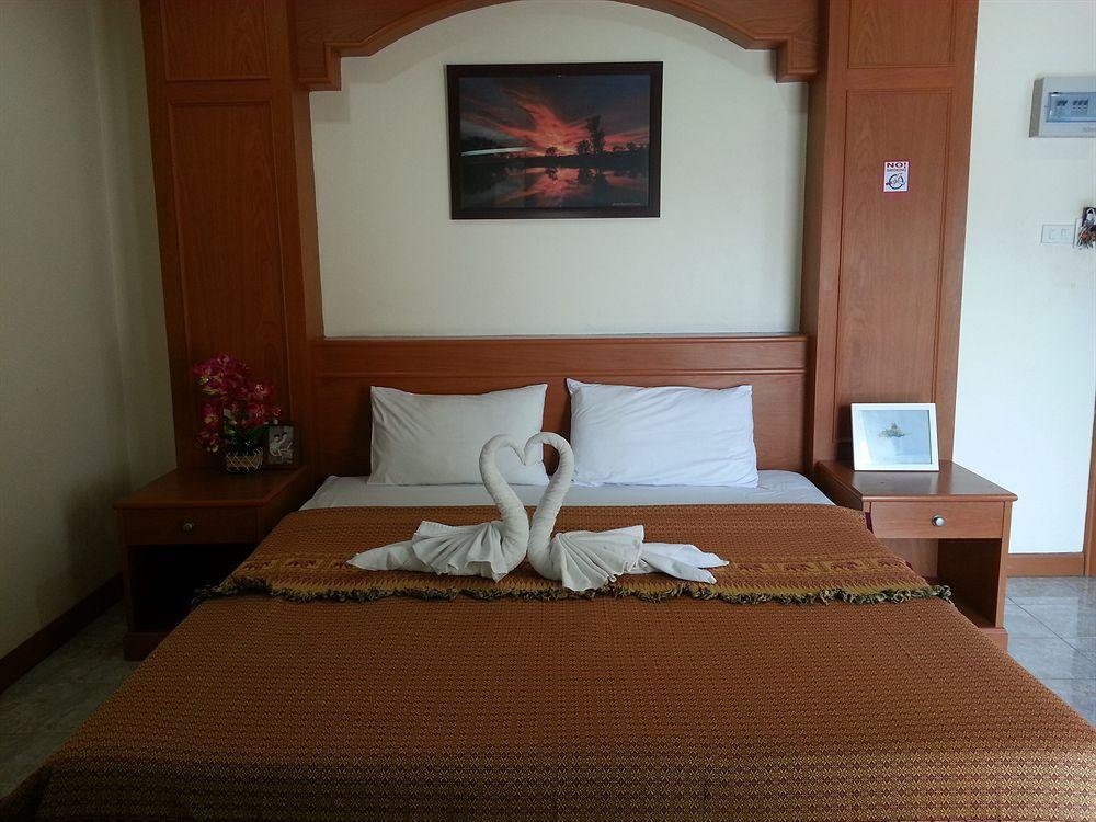 Oyo 739 Presley Guesthouse Phuket パトン エクステリア 写真