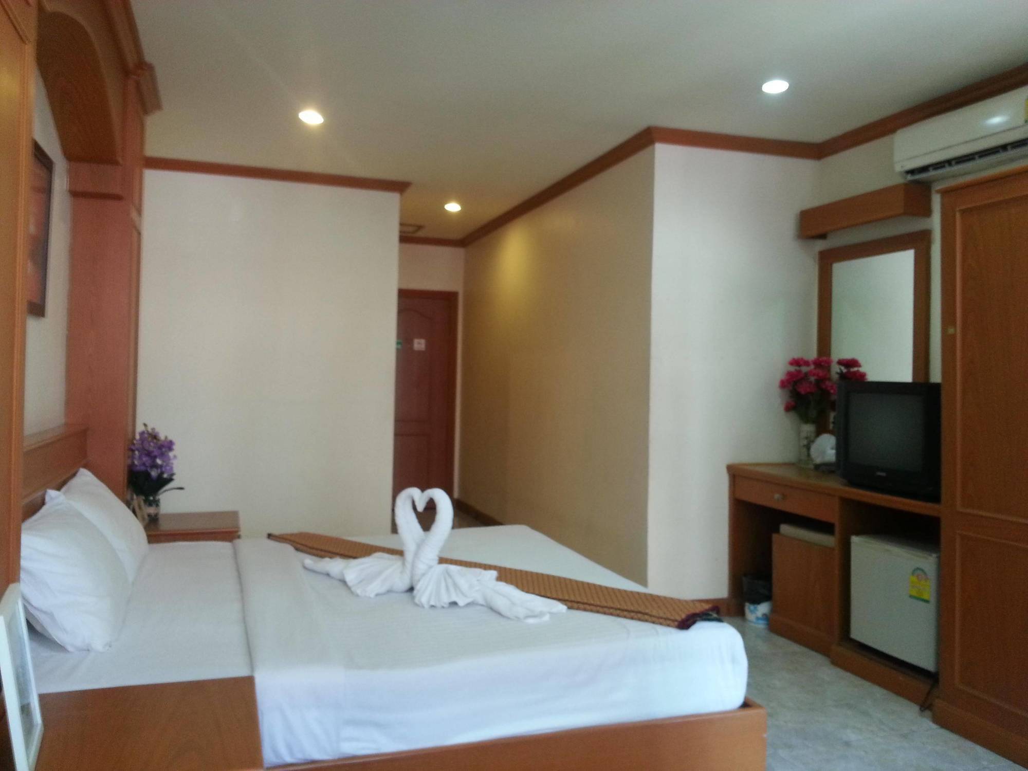 Oyo 739 Presley Guesthouse Phuket パトン エクステリア 写真